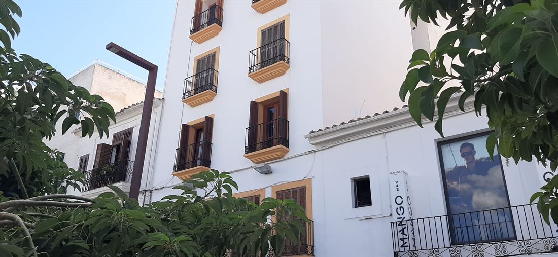 Wonderful duplex apartment of 150m2 on the first line of the port of Ibiza