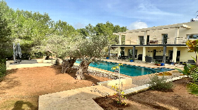 Beautiful villa with green views close to Ibiza for sale