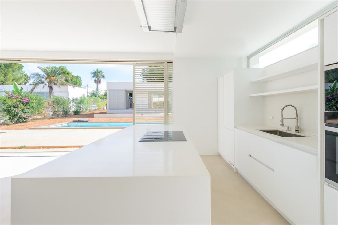 Newly built house within walking distance to the beach Cala Llenya for sale