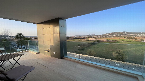 Superb apartment overlooking Talamanca beach for sale