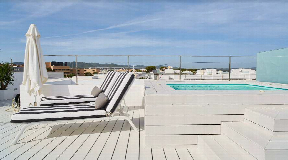 Beautiful turn key town house, in a very peaceful area near beach for sale