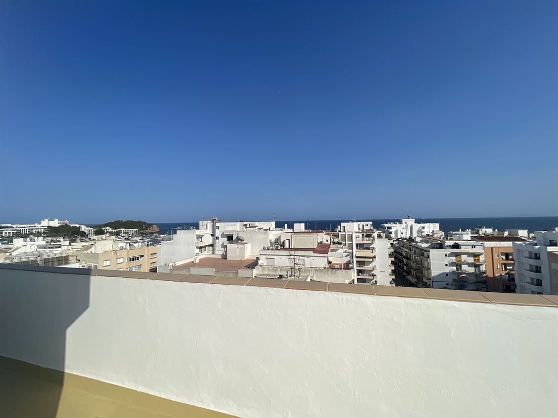 Nice spacious sea view penthouse in santa Eulalia for sale