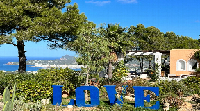 Hilltop property in San Agustín with unbeatable views for sale