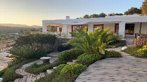 Villa in Cala Jondal with magnificent sea views and walking distance to the Blue Marlin for sale