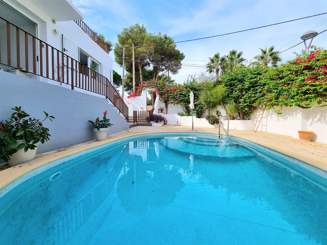 Wonderful villa for sale in Siesta with pool