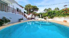 Wonderful villa for sale in Siesta with pool