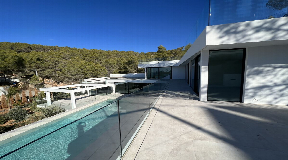 Superb 5 Bedroom villa with sea and sunset views near Cala Salada for sale