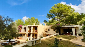 Villa in attractive Ibizan style near San Rafael