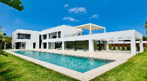 Luxurious villa for sale in Tranquil Puig Den Allis