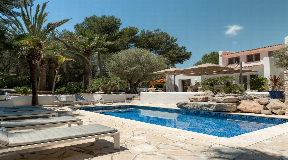 Elegant Villa between Cala Jondal and Porroig for sale